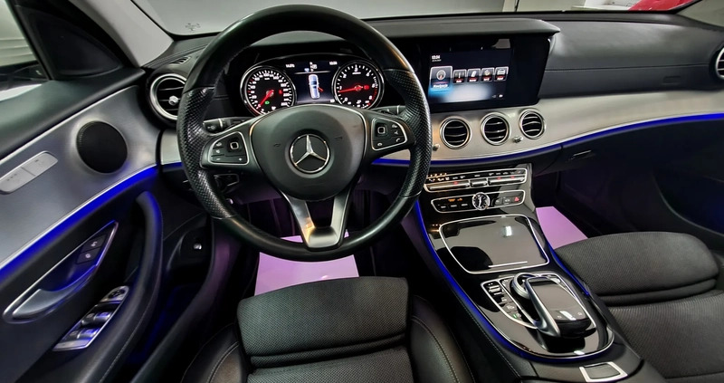 Mercedes-Benz Klasa E cena 89900 przebieg: 193000, rok produkcji 2017 z Grybów małe 631